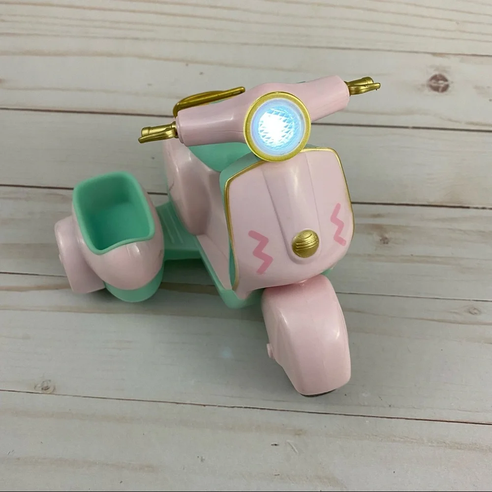 Battat Lori Doll Scooter Let’s go for a spin 6” FM Radio